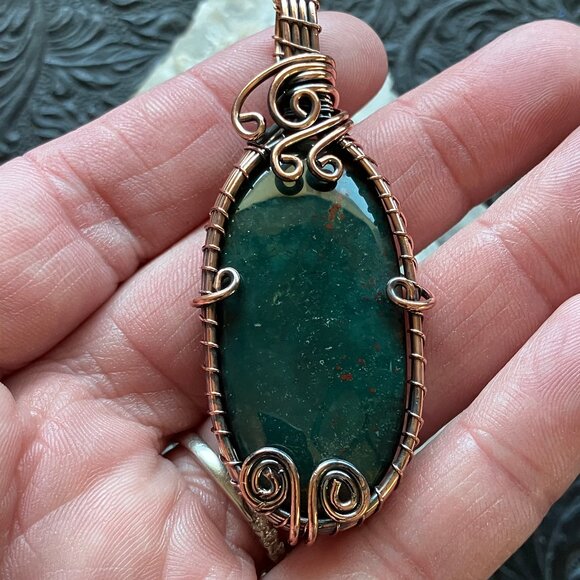 Bloodstone Heliotrope Crystal Stone Jewelry Wire Wrapped Pendant - Picture 6 of 7